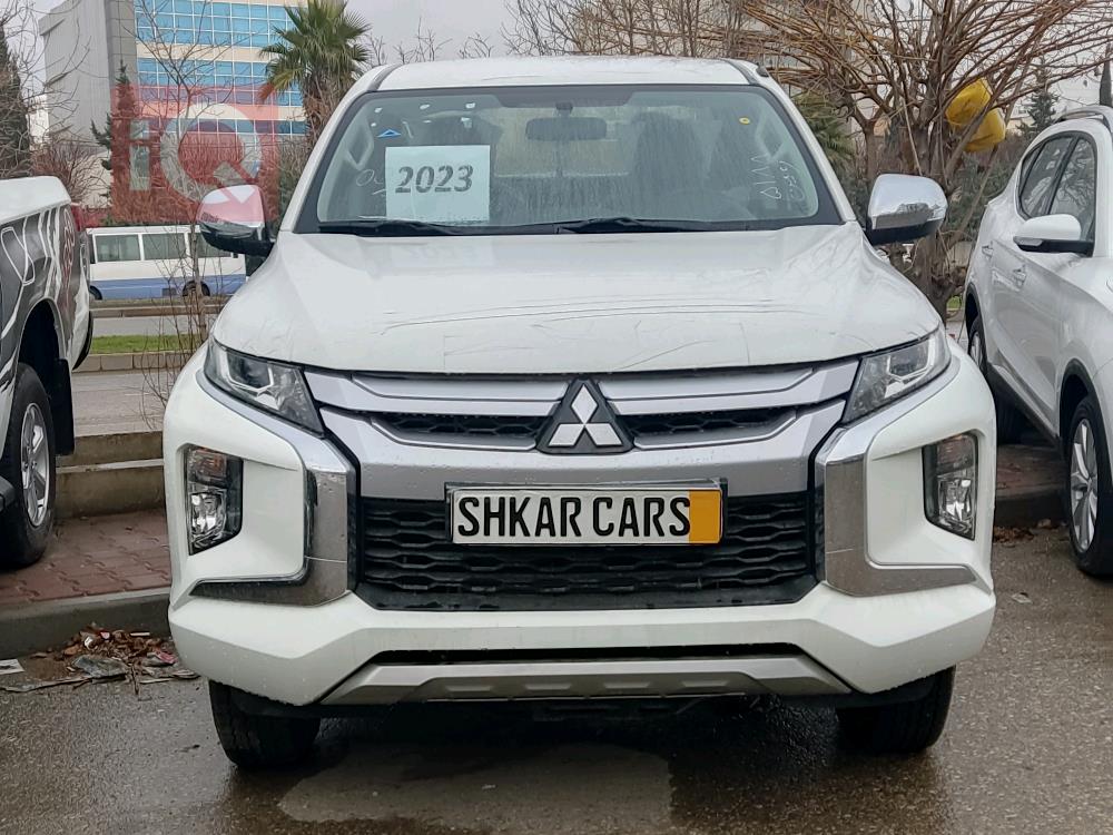میتسوبیشی L200